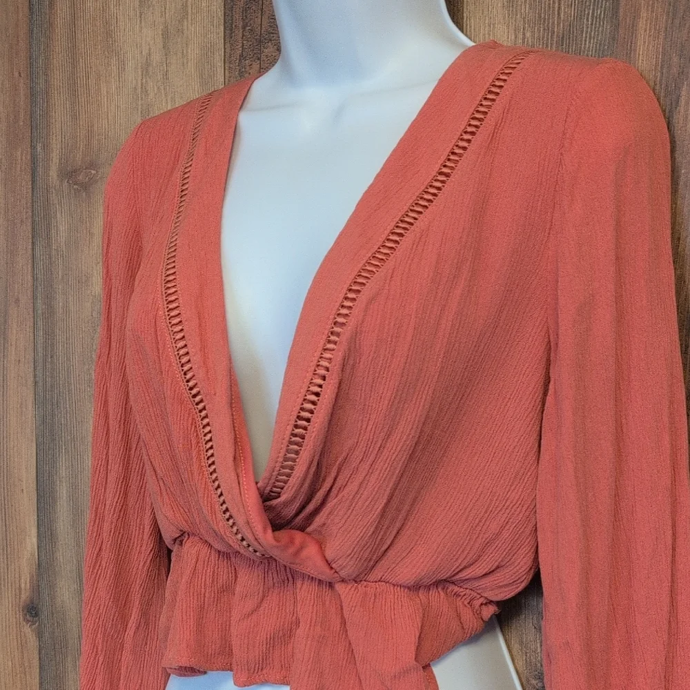 Sadie & Sage Terracotta Wrap Crop Blouse M            C157